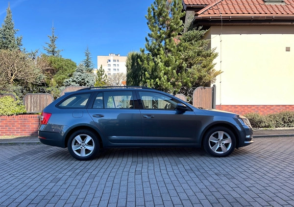 Skoda Octavia cena 59900 przebieg: 168300, rok produkcji 2019 z Chorzów małe 352